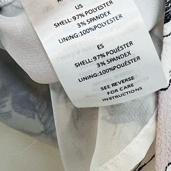 C&E Floral Sleeveless Blouse Size M - Picture 9 of 9